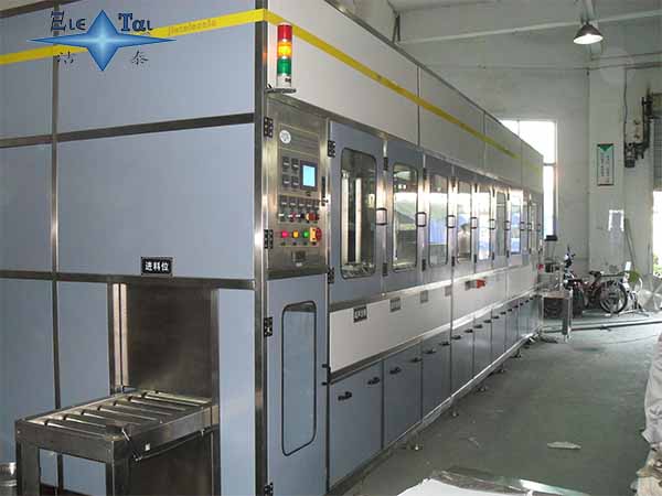 超聲波清洗設(shè)備的三大優(yōu)勢(shì)特點(diǎn)