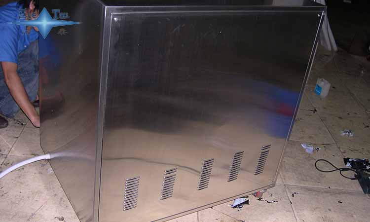 超聲波清洗機(jī)對(duì)于鋰電池轉(zhuǎn)接頭上的清洗 超聲波清洗機(jī)對(duì)于鋰電池轉(zhuǎn)接頭上的清洗