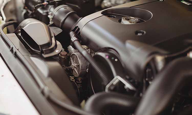 如何快速清洗汽車發(fā)動機(jī)上面的油污和積碳？