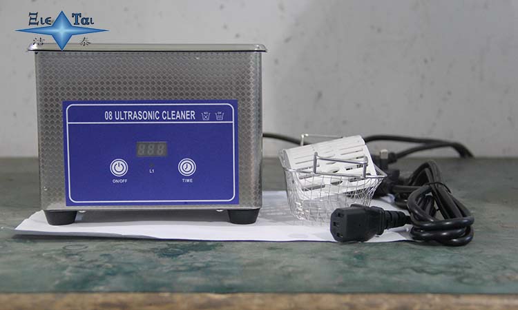 小型超聲波清洗機(jī)需要專用水嗎？有哪些用處？