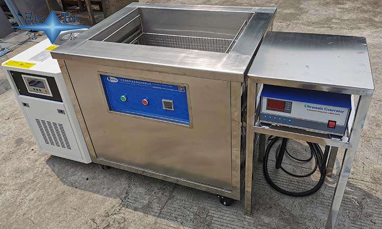 超聲波清洗機(jī)中泡沫的控制方法及清洗效果評(píng)估 超聲波清洗機(jī)中泡沫的控制方法及清洗效果評(píng)估