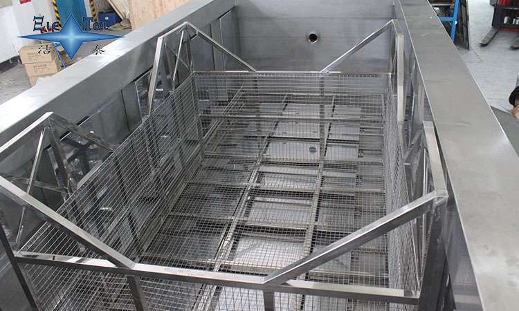 超聲波清洗機:高效去除表面污漬和細(xì)小污垢的先進設(shè)備 超聲波清洗機:高效去除表面污漬和細(xì)小污垢的先進設(shè)備