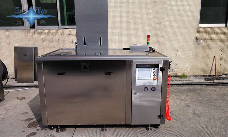 超聲波清洗機(jī):保障半導(dǎo)體元件品質(zhì)的關(guān)鍵工具 超聲波清洗機(jī):保障半導(dǎo)體元件品質(zhì)的關(guān)鍵工具